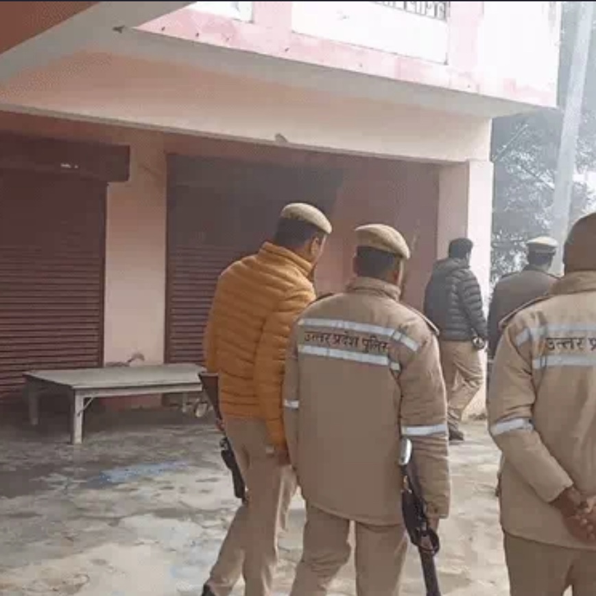 घटनास्थल में पहुँची पुलिसबल
