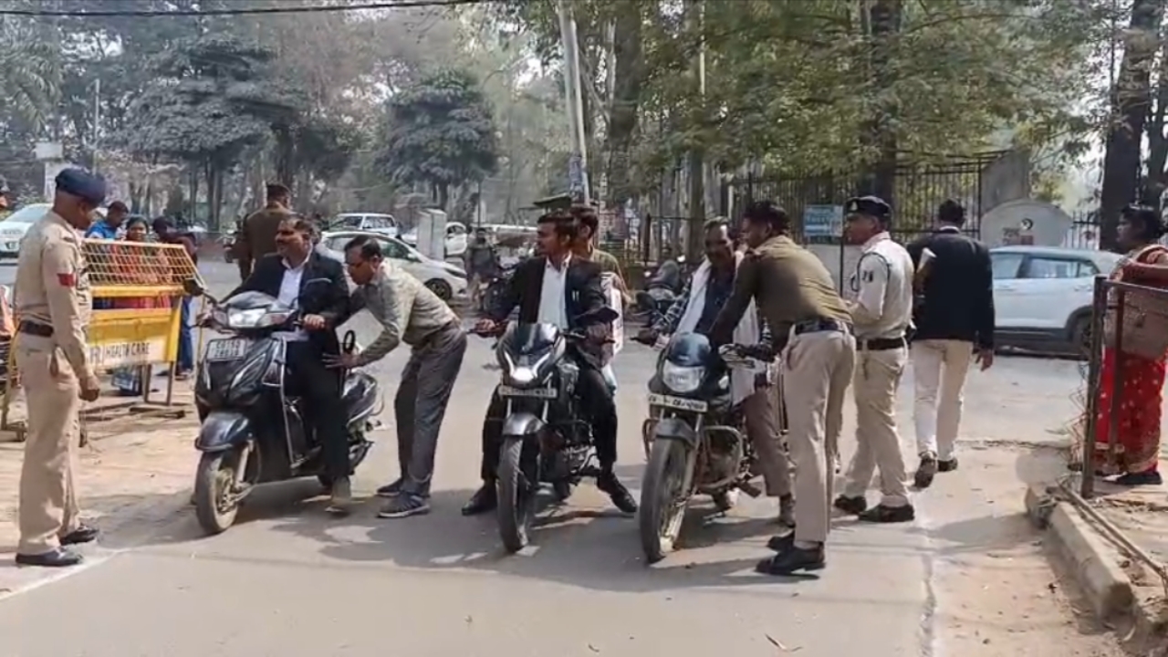 पुलिस चेकिंग