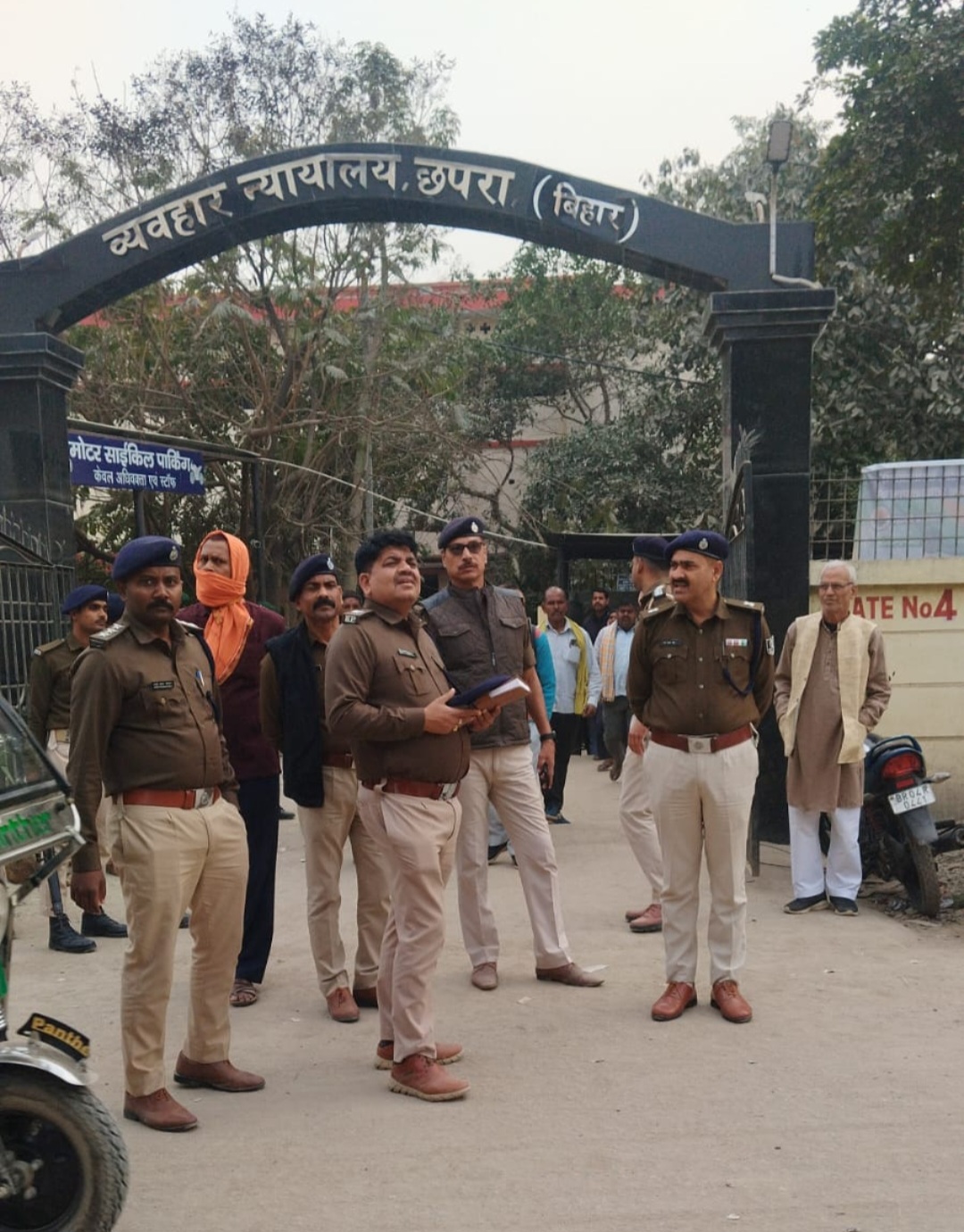 व्यवहार न्यायालय की सुरक्षा का जायजा लेने पहुंचे एसडीपीओ