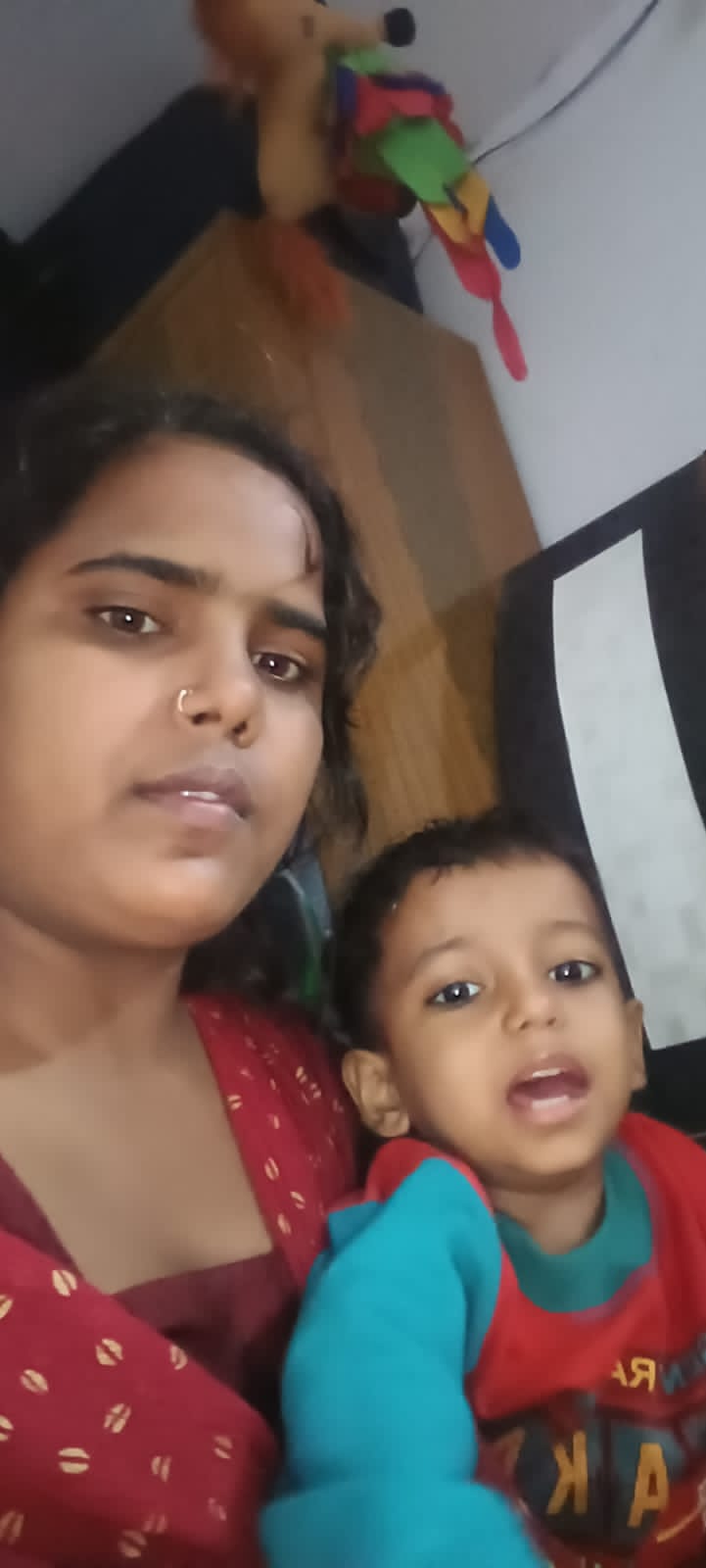 मृतका की फाइल फोटो अपने बच्चे के साथ