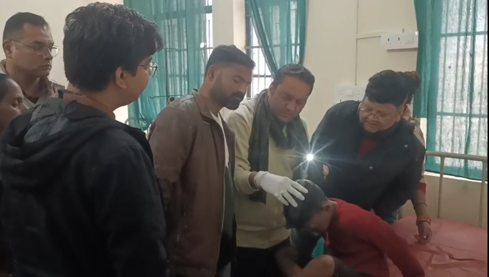 कन्नौज में हैवानियत की हद पार, कबाड़ बीन रहे मासूम पर तेजाब फैंका कन्नौज में हैवानियत की हद पार, कबाड़ बीन रहे मासूम पर तेजाब फैंका