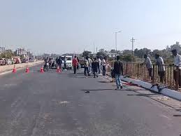 तेज रफ्तार कार ने 12 मजदूरों को कुचला