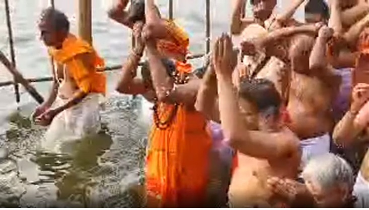 केरल कुंभ का शुभारम्भ, तिरुनावया में श्रद्धा का अद्भुत संगम, नीला नदी तट पर दिख रहा आध्यात्मिक भव्यता