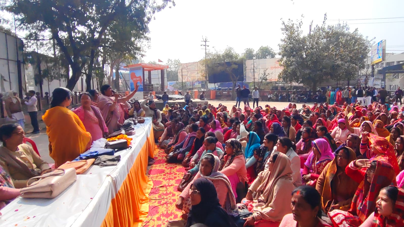 आंगनबाड़ी कार्यकत्रियों का  प्रदर्शन