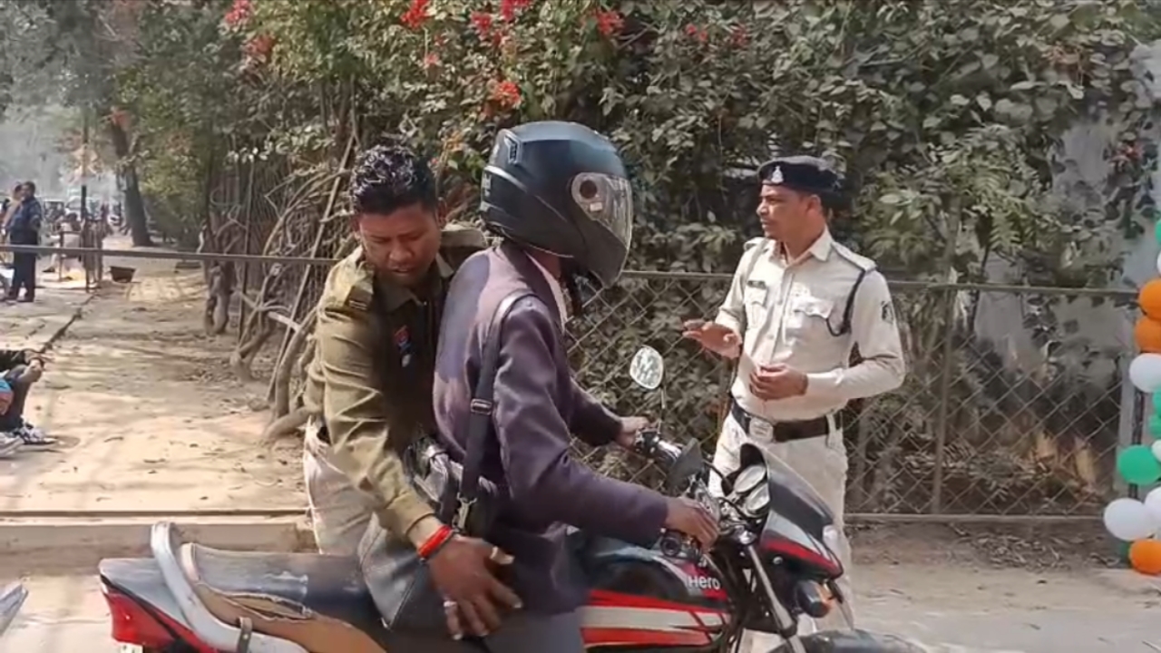 पुलिस चेकिंग