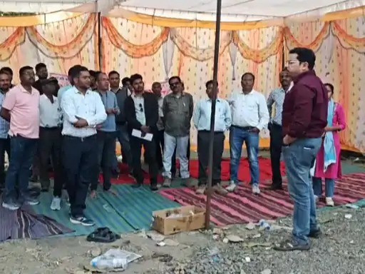 माैके पर एसडीएम