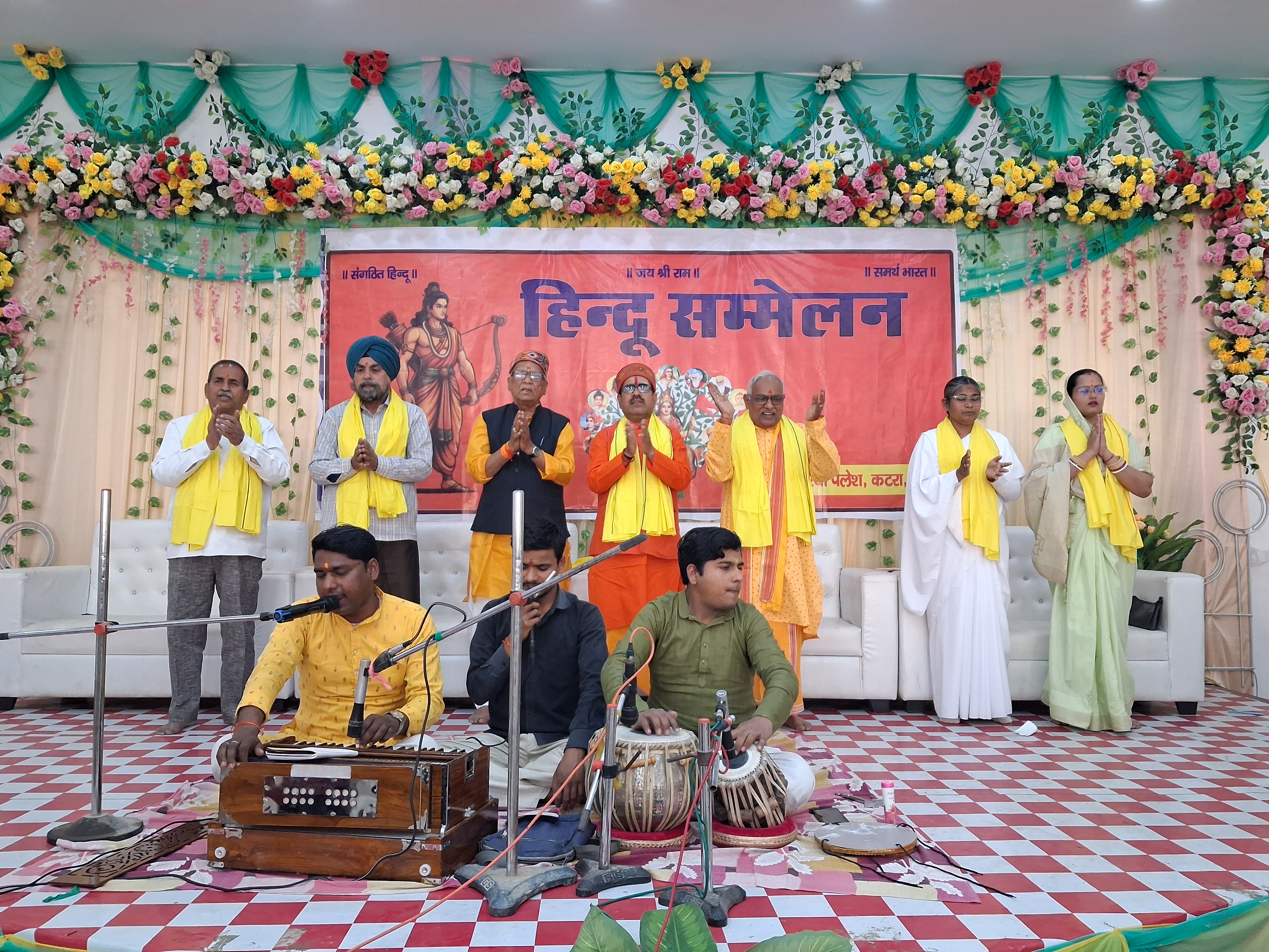 बहुरिया कोठी स्थित हिंदू सम्मेलन में में हुआ हनुमान चालीसा का पाठ