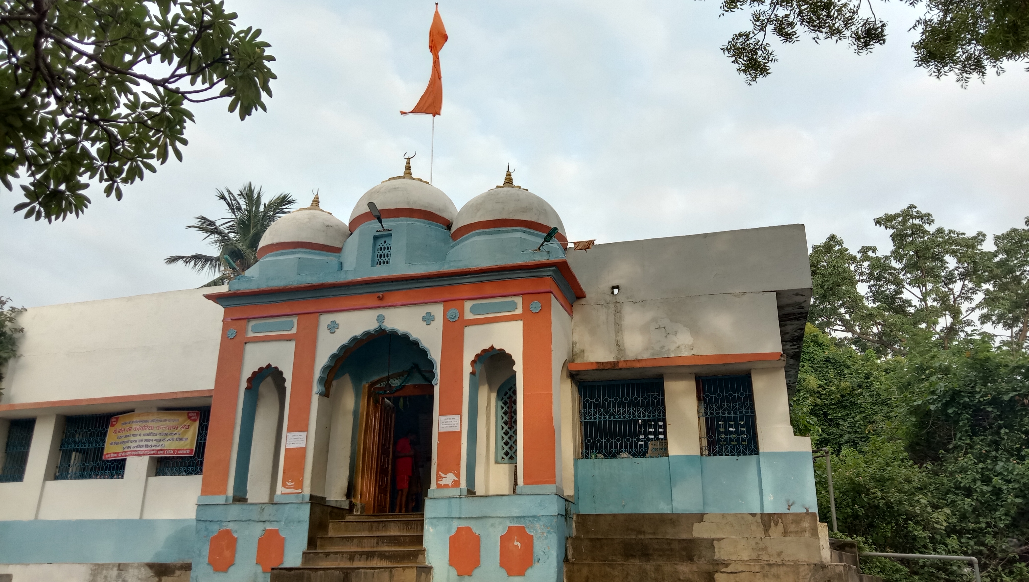 रूद्रश्वेर महादेव मंदिर।