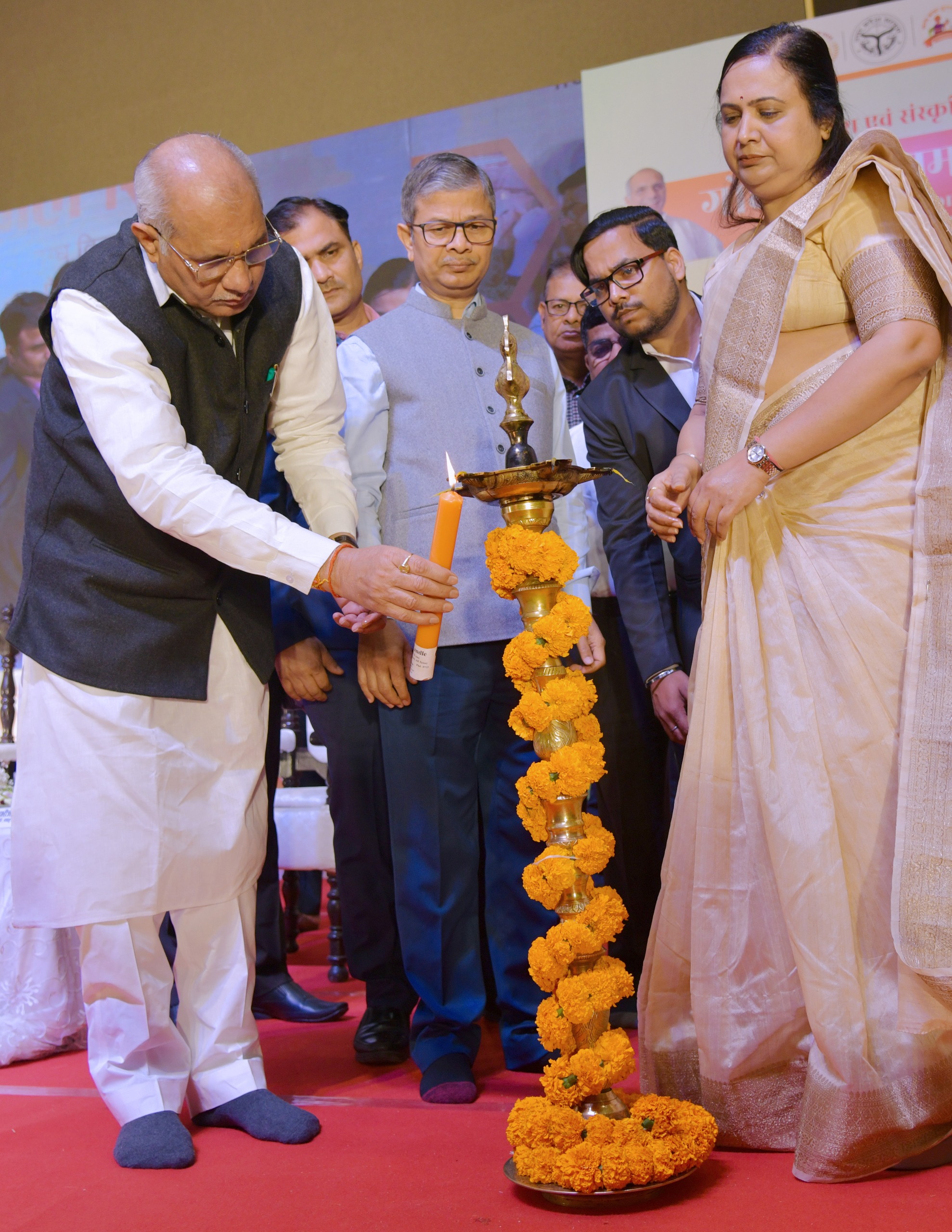 कार्यक्रम का शुभारंभ करते मंत्री धर्मपाल सिंह