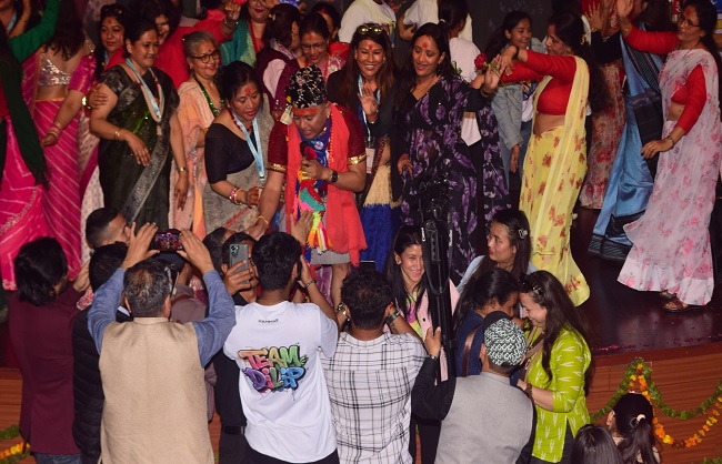 भारत-व्यापार महोत्सव का जारी फोटो भारत-व्यापार महोत्सव का जारी फोटो