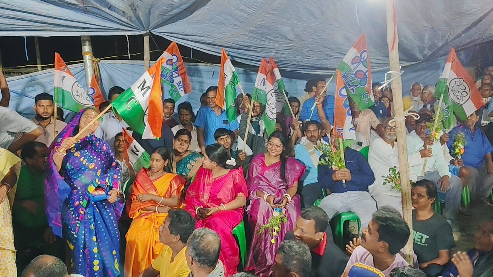 प्रधान खुकुरानी व सदस्य काकली समर्थकों संग तृणमूल में शामिल