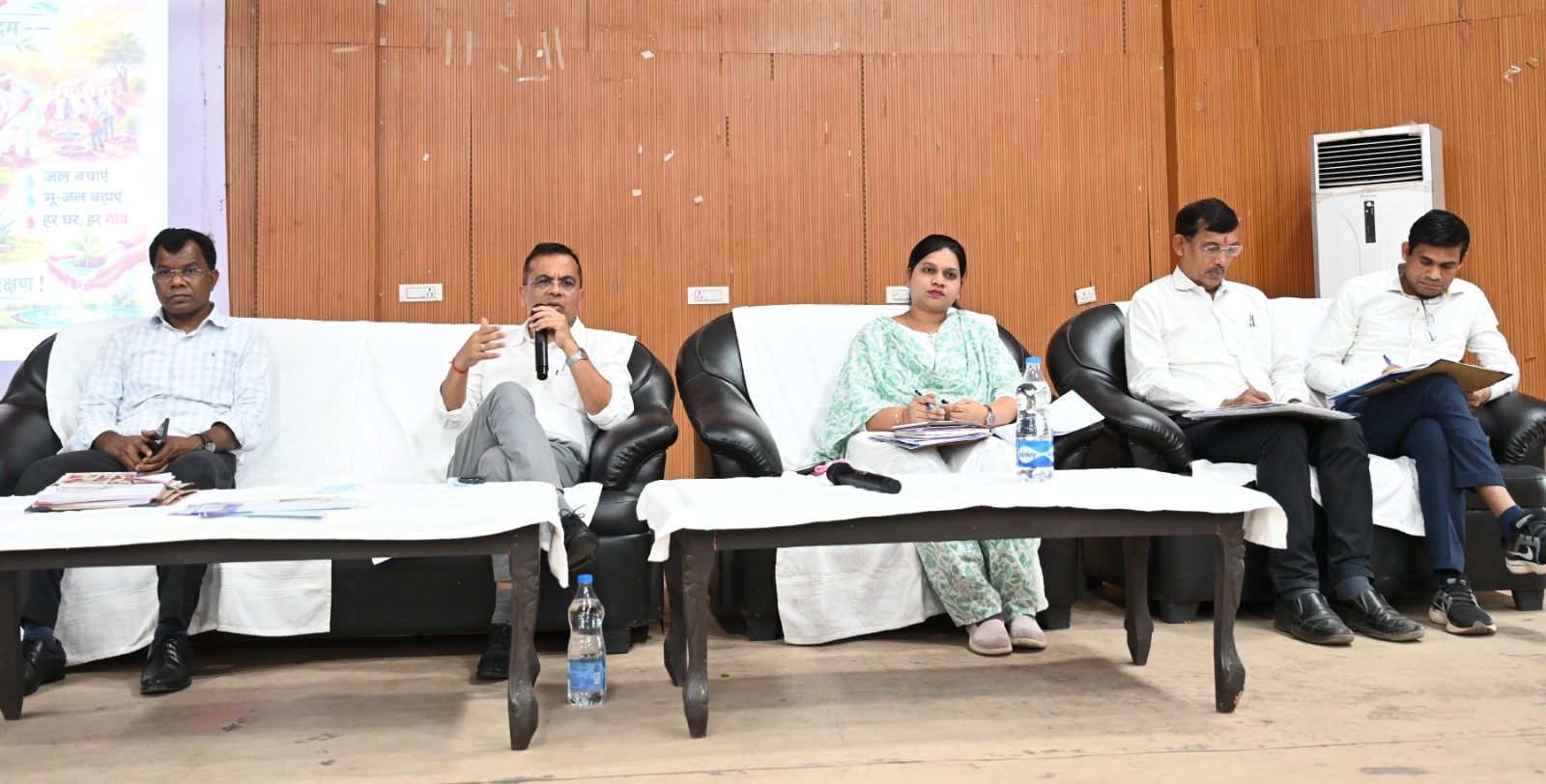 हर घर जल संचय के लिए 1 मार्च से विशेष महाभियान, महिलाओं की भागीदारी पर रहेगा विशेष जोर हर घर जल संचय के लिए 1 मार्च से विशेष महाभियान, महिलाओं की भागीदारी पर रहेगा विशेष जोर