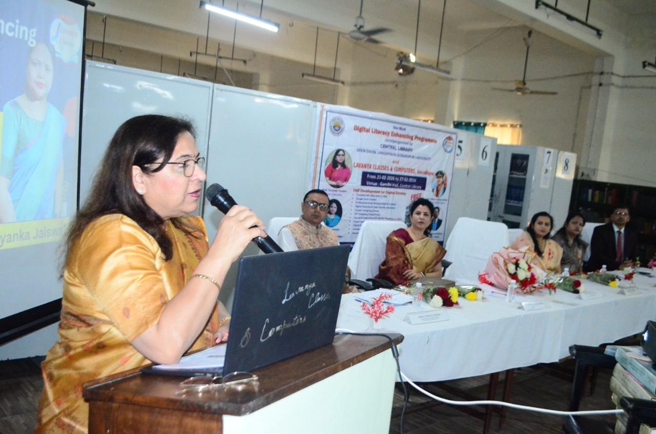 कुलपति प्रो. पूनम टंडन ने किया शुभारम्भ, 200 से अधिक विद्यार्थी लेंगे निःशुल्क प्रशिक्षण* कुलपति प्रो. पूनम टंडन ने किया शुभारम्भ, 200 से अधिक विद्यार्थी लेंगे निःशुल्क प्रशिक्षण*