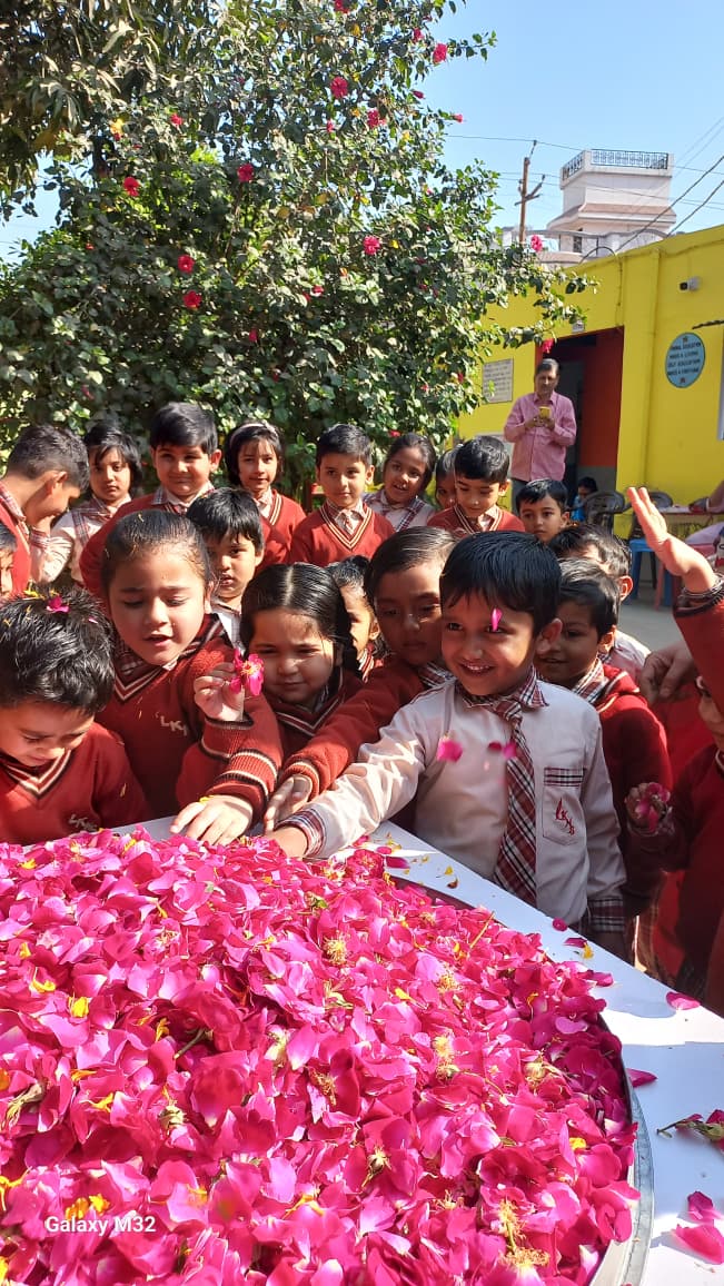 होली मिलन कार्यक्रम का छाया चित्र होली मिलन कार्यक्रम का छाया चित्र