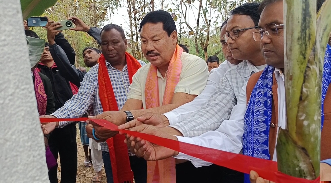 एक ही दिन में आठ विकासात्मक परियोजनाओं का शिलान्यास, विधायक रबीराम नारजारी ने किया शुभारंभ