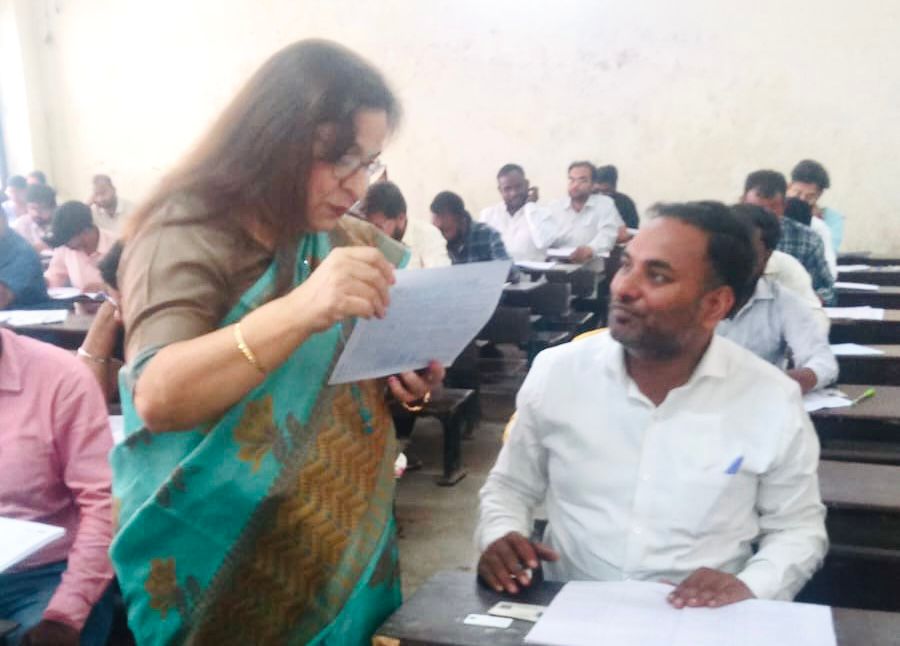 दीनदयाल उपाध्याय गोरखपुर विश्वविद्यालय: शोध पात्रता परीक्षा के पहले दिन 86 प्रतिशत हुए शामिल*