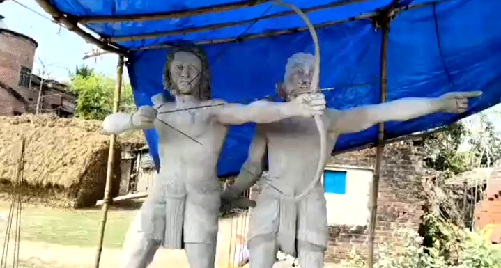 नवनिर्मित स्थिति में तोड़ी गई मूर्ति का दृश्य नवनिर्मित स्थिति में तोड़ी गई मूर्ति का दृश्य