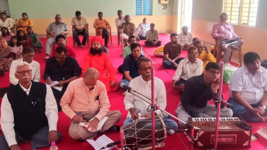 वरिष्ठ आचार्य सिद्धविद्यानंद अवधूत ने “तंत्र साधना और समाज के ऊपर उसका प्रभाव” विषय पर व्याख्यान देते हुए