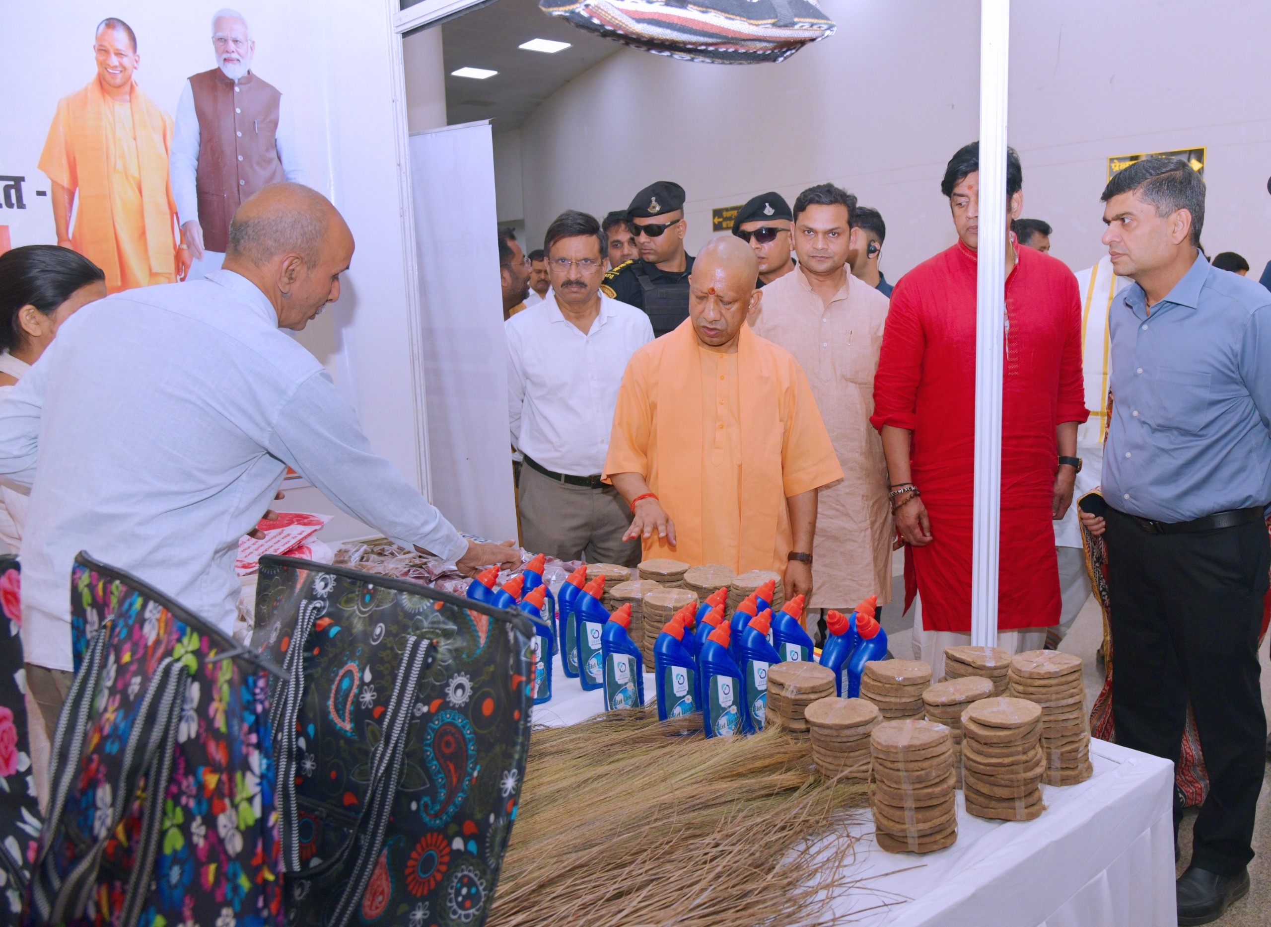 हक के लिए तरसाने वालों को सत्ता के लिए तरसा दिया है जनता ने : सीएम योगी*