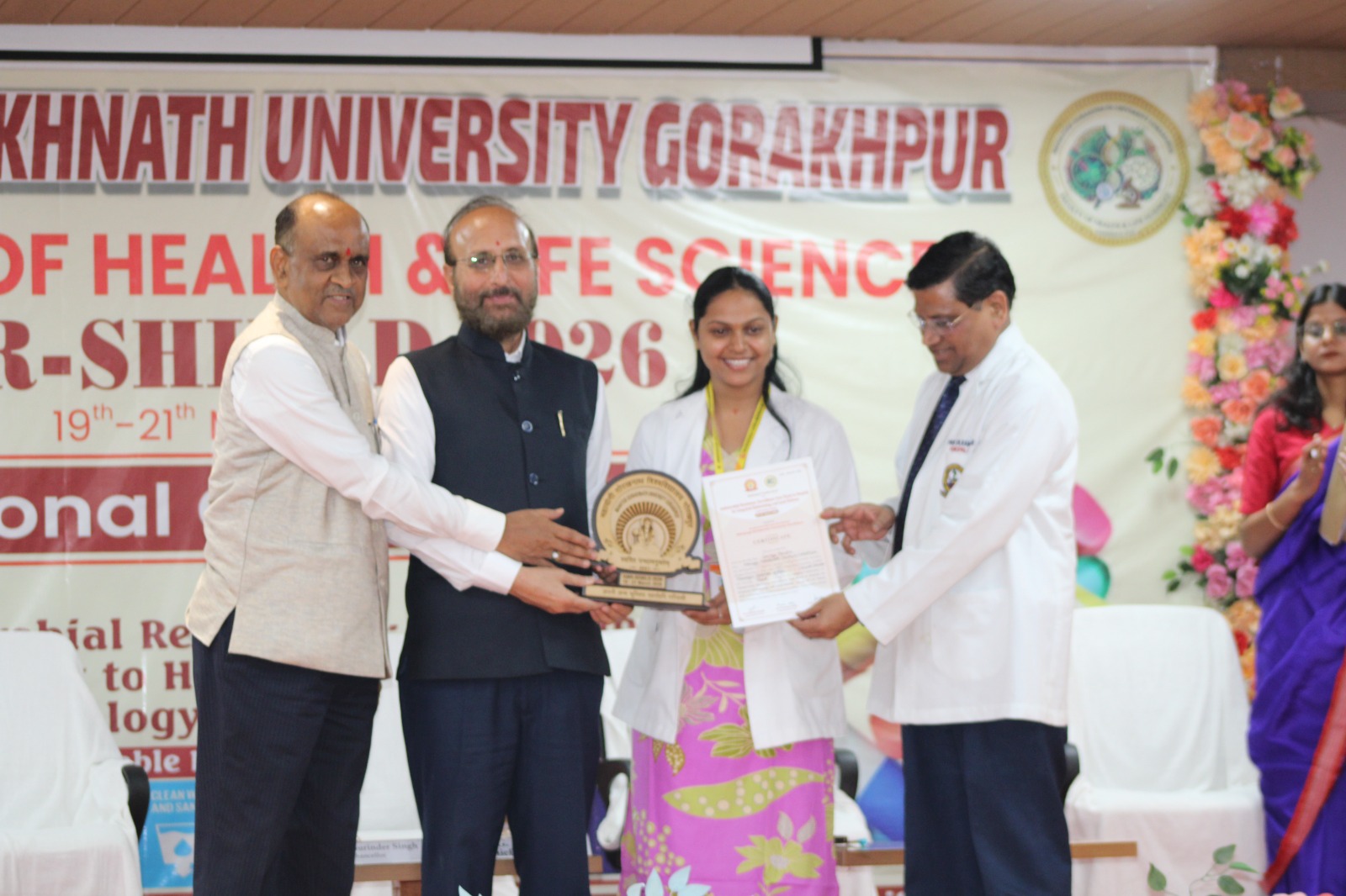 On the third day, panel discussions and technical sessions discussed the challenges of AMR and strategies for its control. On the third day, panel discussions and technical sessions discussed the challenges of AMR and strategies for its control.