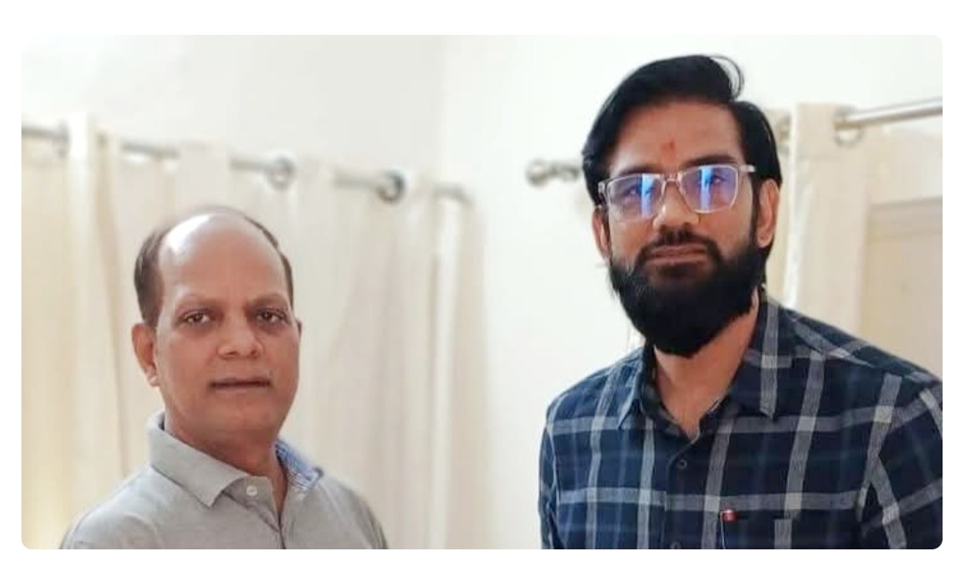 सिटी मजिस्ट्रेट को ज्ञापन सौंपते संदीप पांडेय सिटी मजिस्ट्रेट को ज्ञापन सौंपते संदीप पांडेय