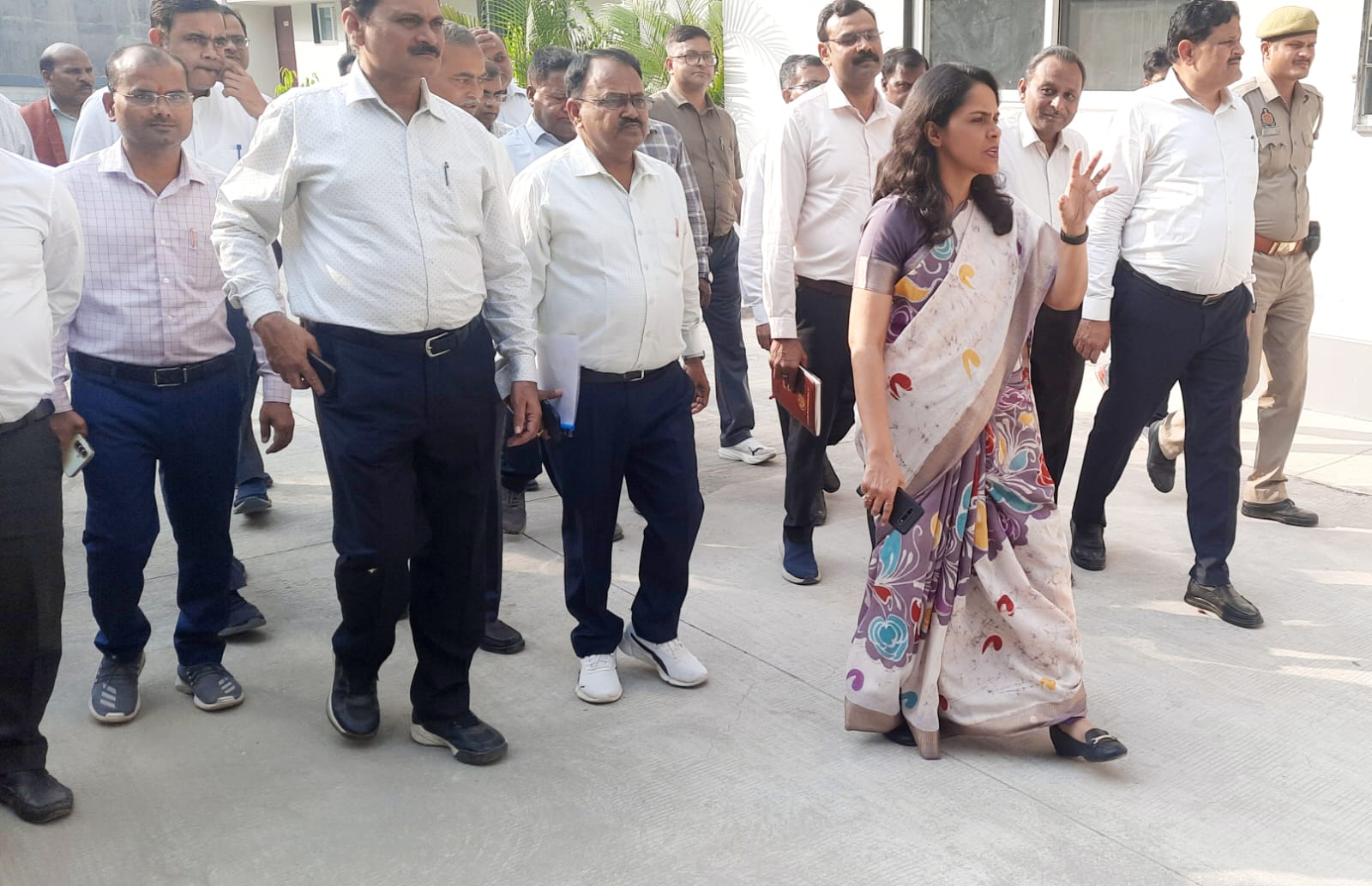 जांच प्रक्रिया में तेजी, नए भवन को तत्काल शुरू करने और सीसीटीवी लगाने के निर्देश*