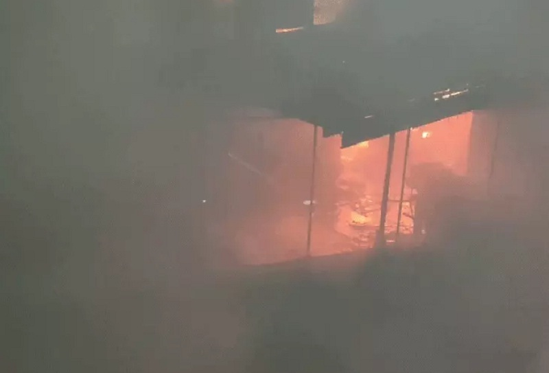 इंदौर में अग्नि हादसे के बाद घटनास्थल की तस्वीर