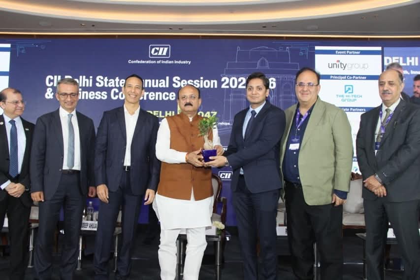 नई दिल्ली में कॉन्फेडरेशन ऑफ इंडियन इंडस्ट्री के जरिए आयोजित सीआईआई दिल्ली स्टेट एनुअल सेशन 2025–26 एवं बिजनेस कॉन्फ्रेंस में भाग लेते  मंत्री आशीष सूद