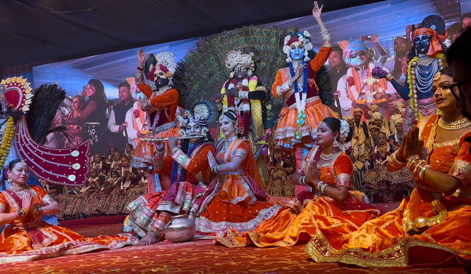 नारायण सेवा संस्थान में  45वां सामूहिक विवाह: वैदिक मंत्रों के बीच 51 जोड़ों ने थामा एक-दूजे का हाथ