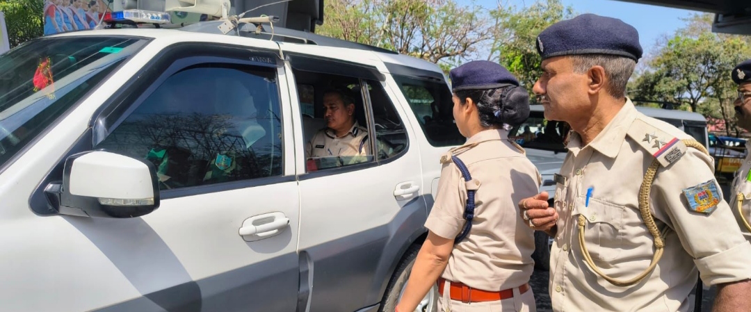 एडीजी जायजा लेते हुए