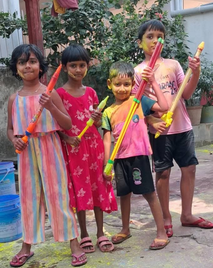 होली में खड़गपुर के विभिन्न रंग होली में खड़गपुर के विभिन्न रंग