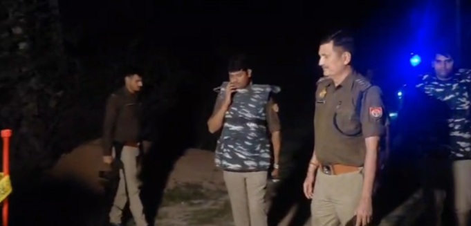 घटना स्थल पर सीओ जायजा लेते हुए