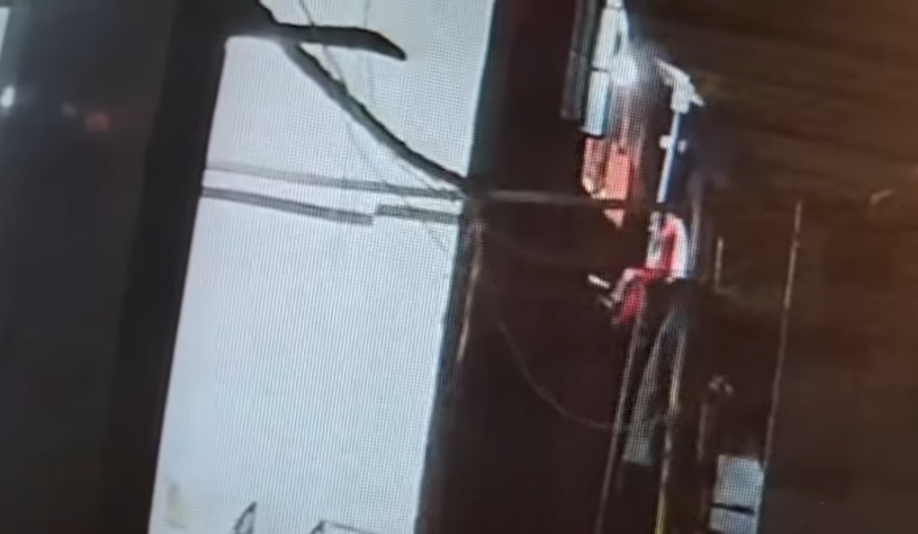 शीतला मंदिर और चढता चोर, सीसीटीवी फुटेज शीतला मंदिर और चढता चोर, सीसीटीवी फुटेज