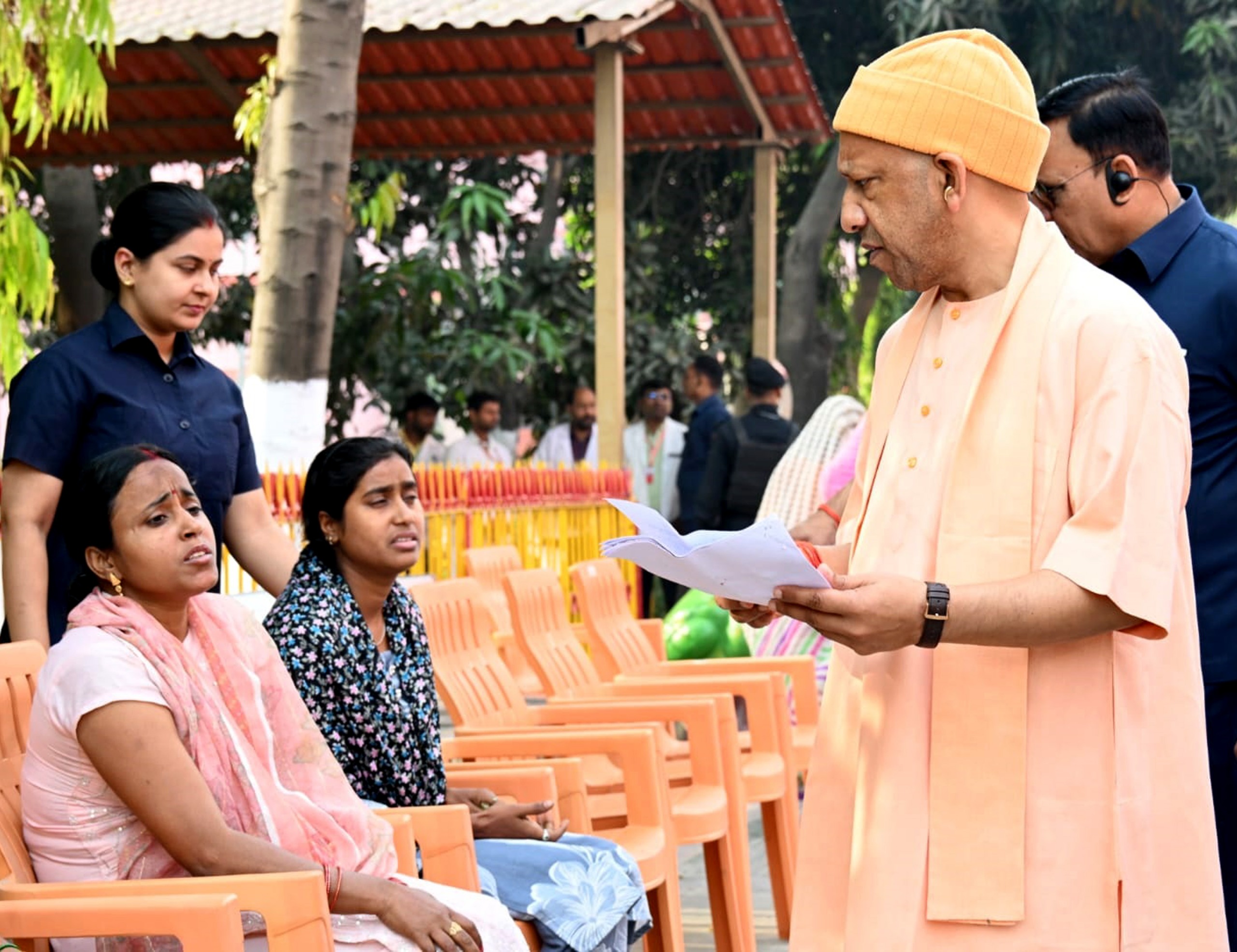 जमानत पर रिहा होकर वादी को धमकाने वालों की निरस्त कराएं जमानत: सीएम योगी* जमानत पर रिहा होकर वादी को धमकाने वालों की निरस्त कराएं जमानत: सीएम योगी*