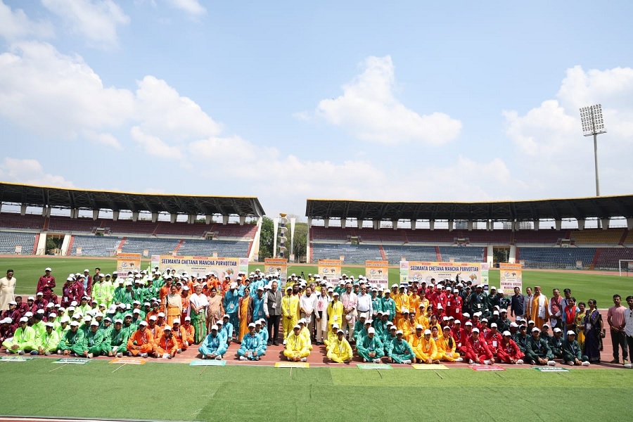 असमः गुवाहाटी के सरुसजाई स्थित अर्जुन भोगेश्वर बरुवा स्पोर्ट्स कॉम्प्लेक्स में आयोजित सीमांत क्रीड़ा महोत्सव ’26 में हिस्सा लेते प्रतिभागी असमः गुवाहाटी के सरुसजाई स्थित अर्जुन भोगेश्वर बरुवा स्पोर्ट्स कॉम्प्लेक्स में आयोजित सीमांत क्रीड़ा महोत्सव ’26 में हिस्सा लेते प्रतिभागी