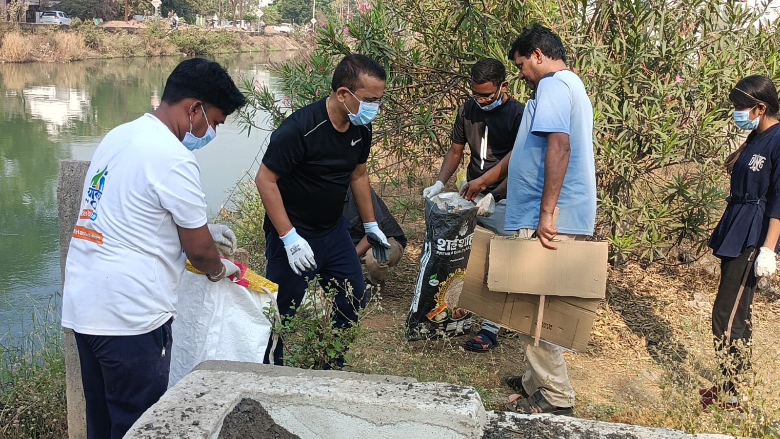 कलेक्टर-एसपी ने स्वच्छता अभियान चलाकर दिया स्वच्छता का संदेश, स्वच्छता को अपनी दिनचर्या का हिस्सा बनाने की अपील कलेक्टर-एसपी ने स्वच्छता अभियान चलाकर दिया स्वच्छता का संदेश, स्वच्छता को अपनी दिनचर्या का हिस्सा बनाने की अपील