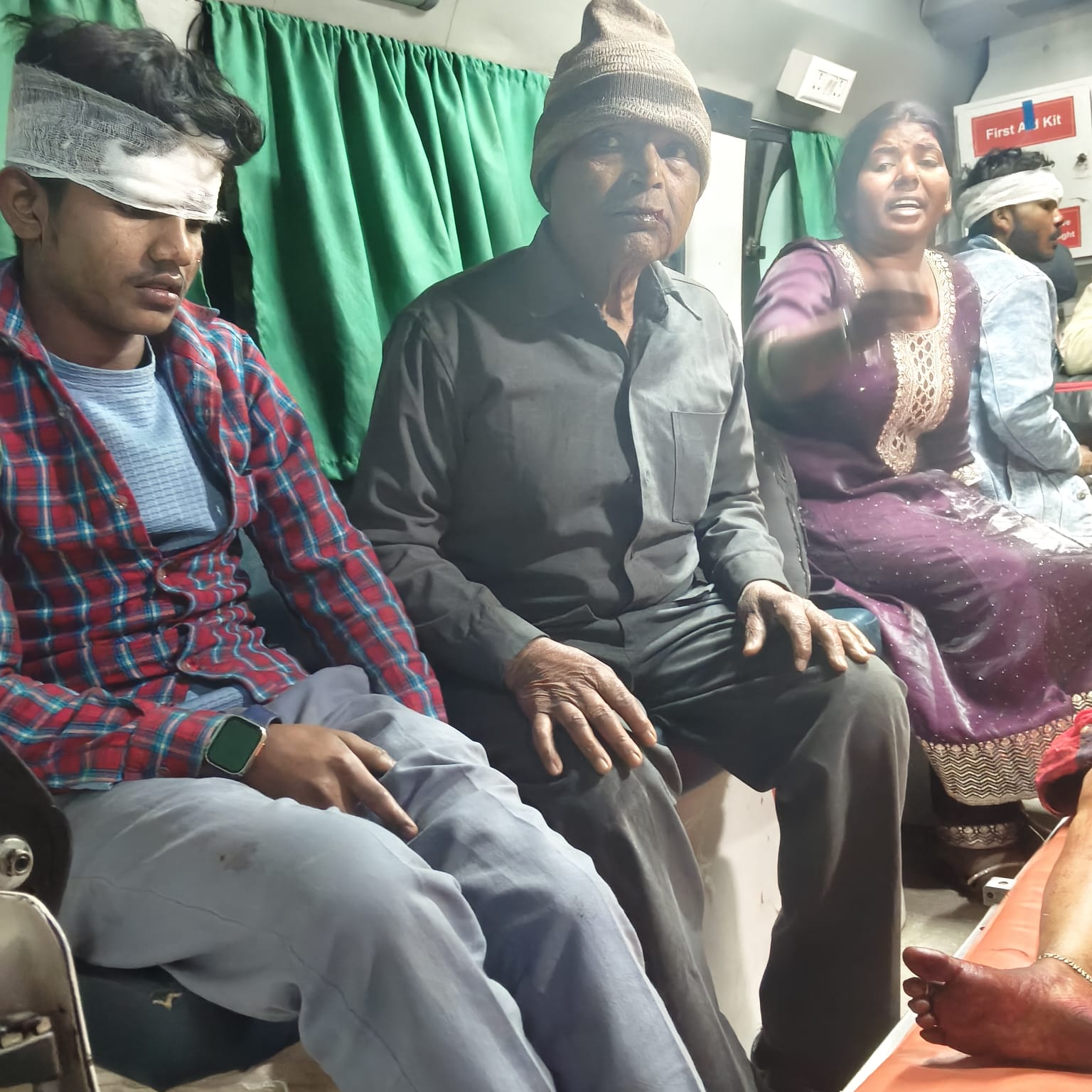 मार्ग दुर्घटना में घायल लोग