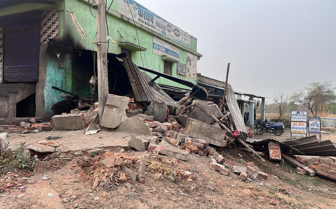 जांजगीर-चांपा में नेशनल हाईवे पर अवैध कब्जों पर कार्रवाई, कई चौकों से हटाया अतिक्रमण