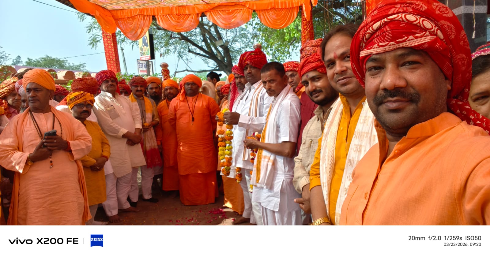 Shubh Yatra ke intezar mein mahant Shubh Yatra ke intezar mein mahant