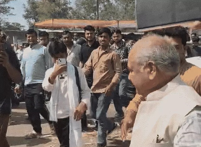 विधानसभा अध्यक्ष तोमर मौके पर पहुंचे विधानसभा अध्यक्ष तोमर मौके पर पहुंचे