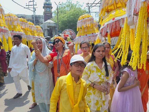 महावीर जयंती पर शोभा यात्रा महावीर जयंती पर शोभा यात्रा