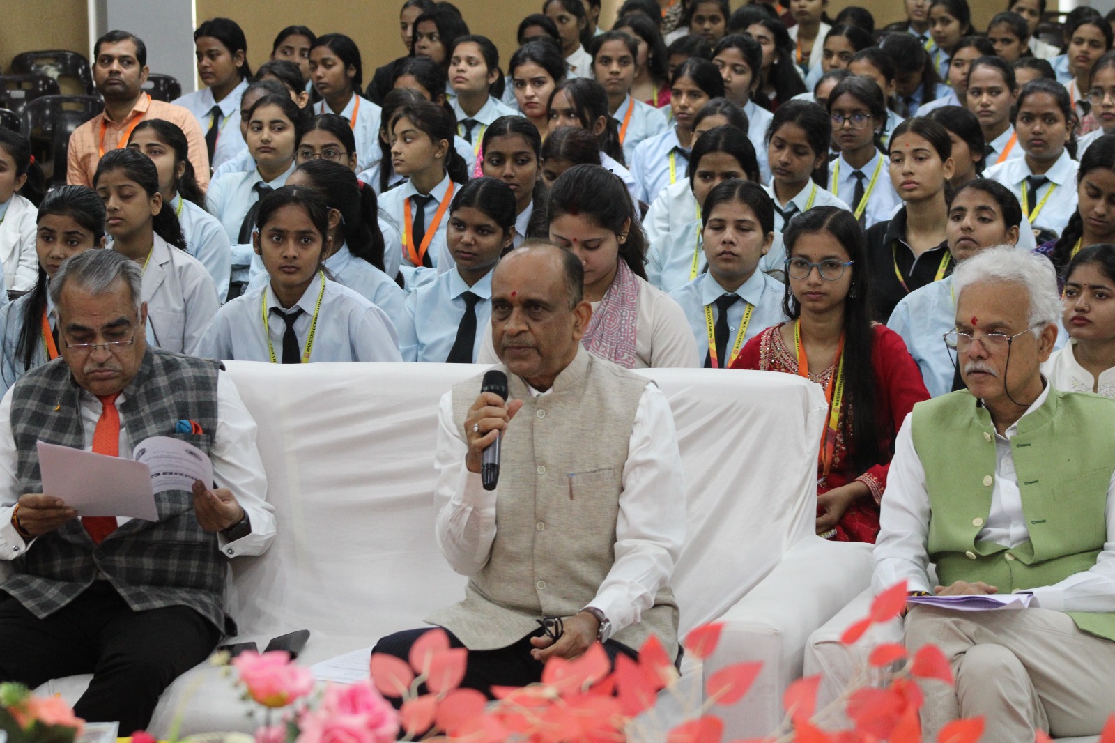 On the third day, panel discussions and technical sessions discussed the challenges of AMR and strategies for its control. On the third day, panel discussions and technical sessions discussed the challenges of AMR and strategies for its control.