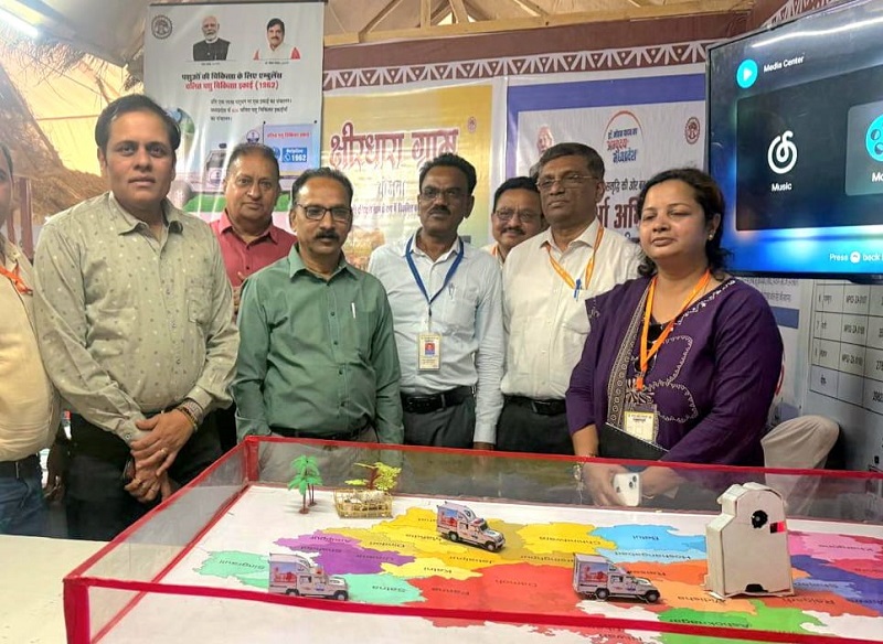 पशुपालन एवं डेयरी विभाग द्वारा लगाए गए  स्टॉल