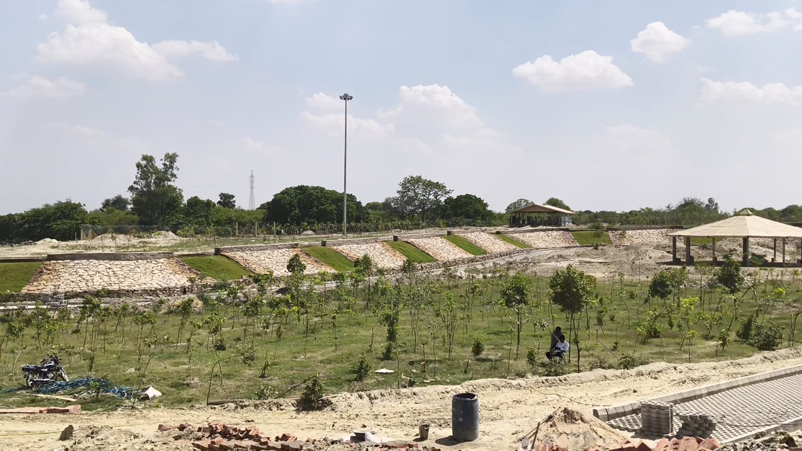 लिगेसी वेस्ट का निस्तारण कर विकसित किया सिटी फॉरेस्ट, ईको पार्क* लिगेसी वेस्ट का निस्तारण कर विकसित किया सिटी फॉरेस्ट, ईको पार्क*