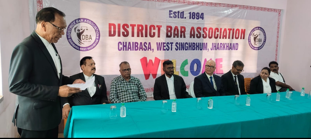 चाईबासा पहुंचे चीफ जस्टिस महेश शरद चंद्र सोनक