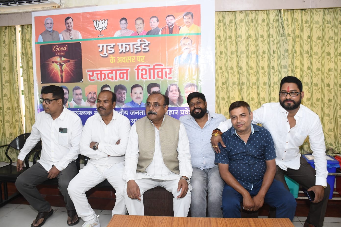 शिविर में उपस्थित दीघा विधायक संजय चाैरसिया।