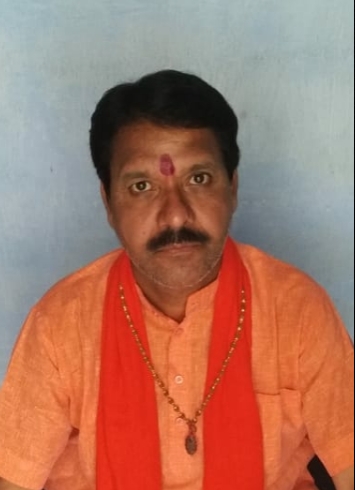 पंडित राजकुमार तिवारी ।