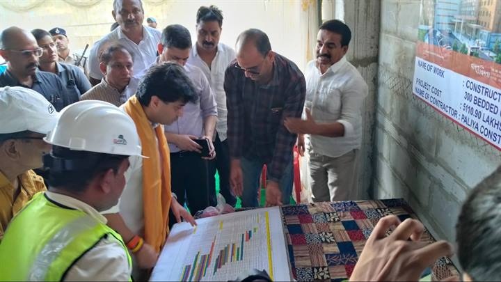 नवीन जिला चिकित्सालय के निर्माणाधीन स्थल का किया निरीक्षण नवीन जिला चिकित्सालय के निर्माणाधीन स्थल का किया निरीक्षण