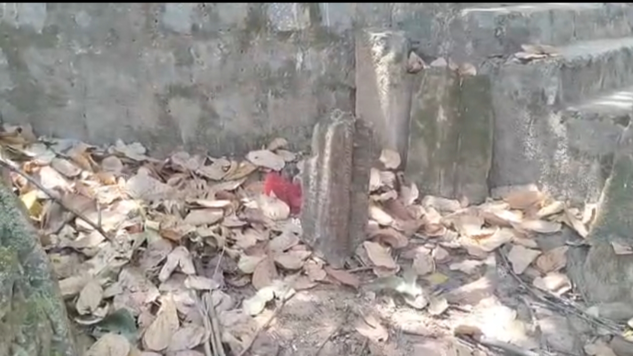 जशपुर मंदिर में तोड़फोड़ जशपुर मंदिर में तोड़फोड़