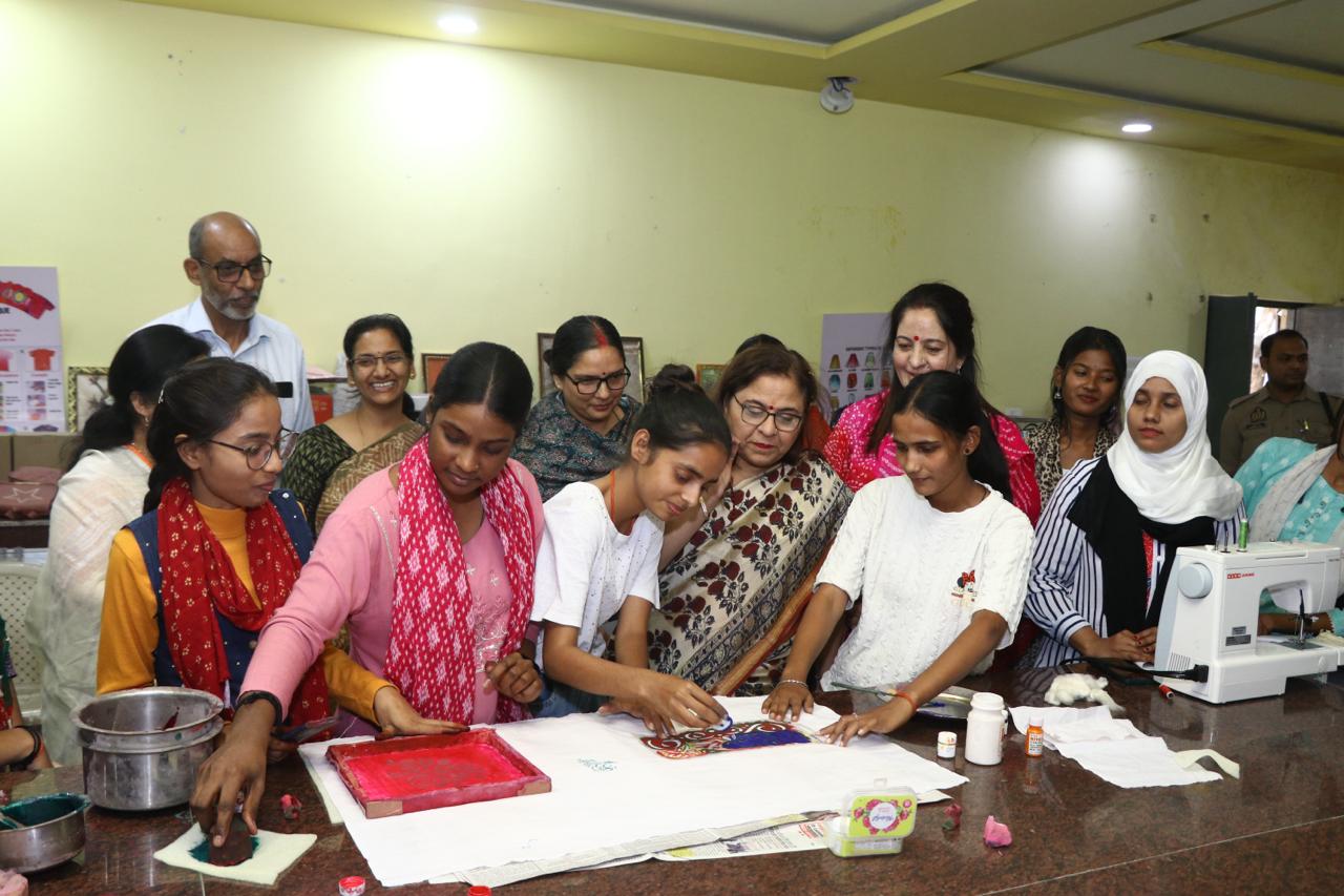 *गृह विज्ञान विभाग में भव्य प्रदर्शनी, प्रमाणपत्र वितरण एवं कौशल प्रदर्शन*